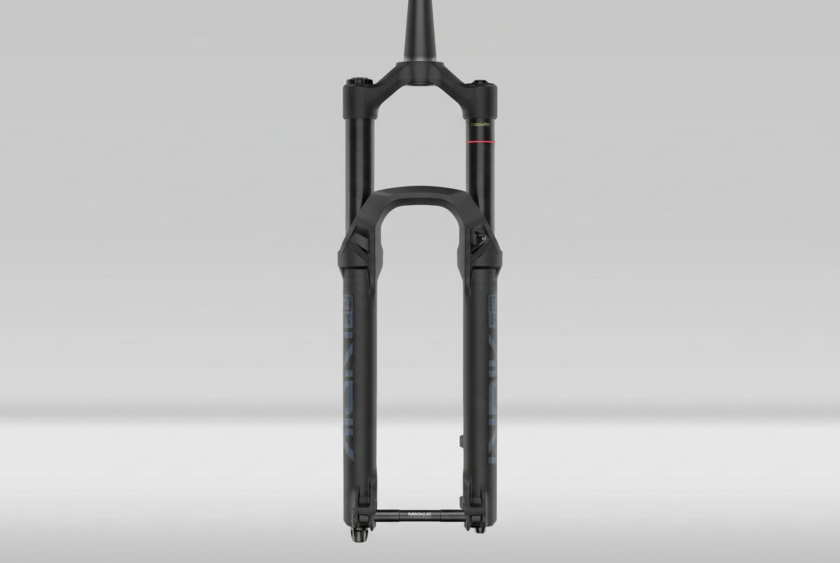 RockShox Lyrik på grå bakgrund