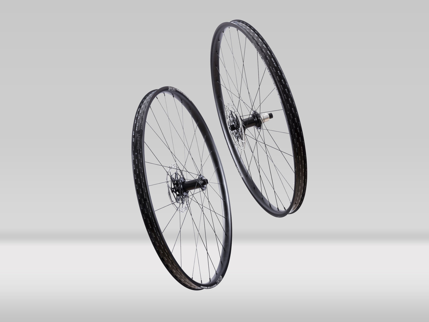 HUNT Trail Wide MTB 29 Wheelset — 1831g — Shimano Microspline-Super Boost
